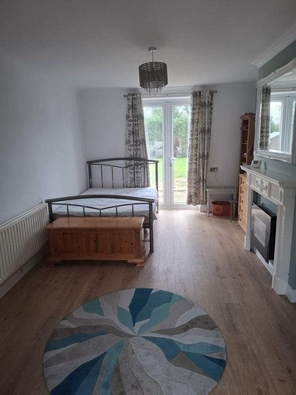 Master Double Bedroom Available in Warminster   Main Photo
