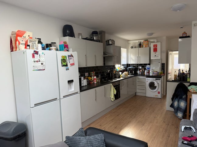 Professional Executive Rooms in Chorlton Main Photo