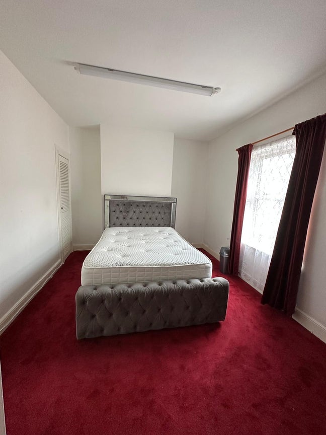 Master room for rent, New Bradwell  Main Photo