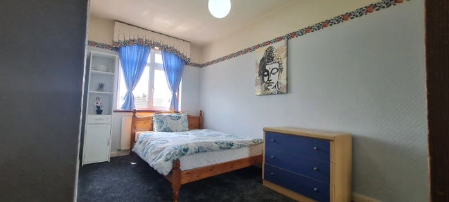 For Single professional or student vegitarian only Main Photo