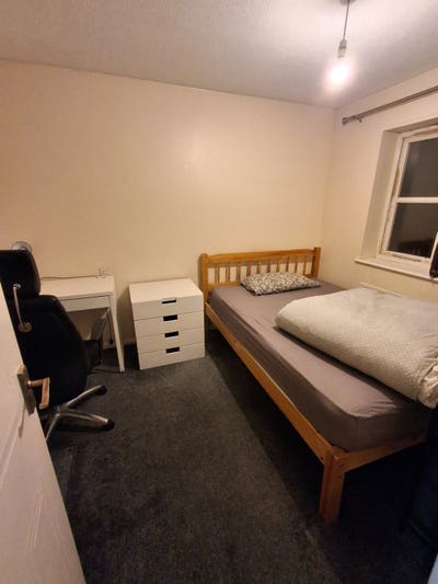 Furnished Double Room - Professionals House Main Photo