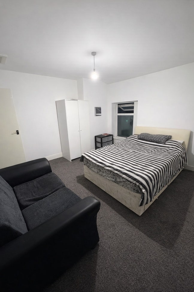 Double furnished Bedroom  Main Photo