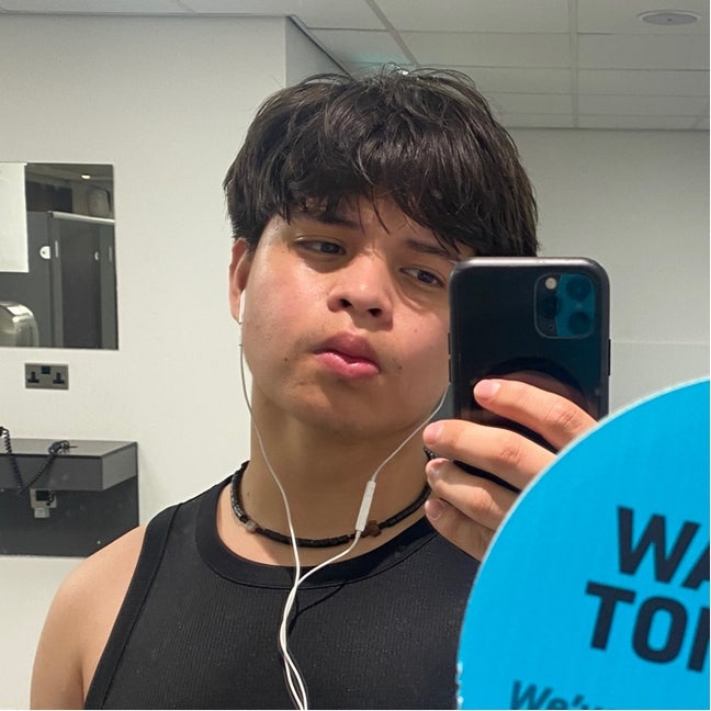 19 year old Male seeks a double room Main Photo