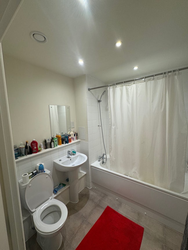 Room for rent  Main Photo