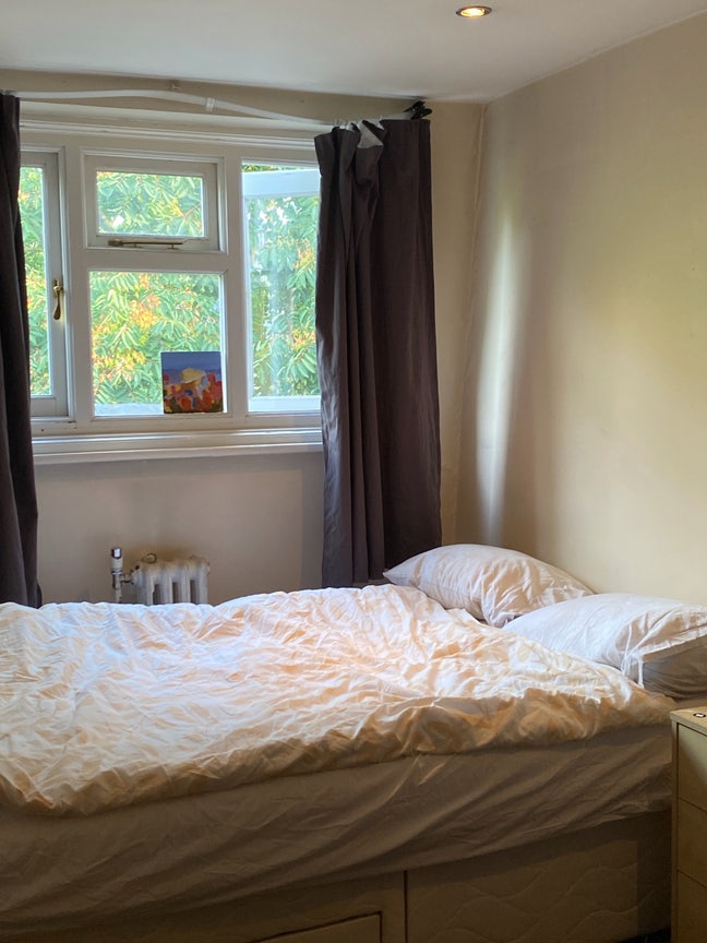 3 mins Hyde Park / Paddington cozy room for Feb Main Photo
