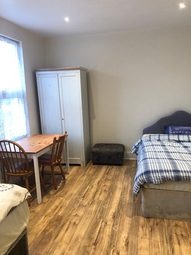 First floor double room available  Main Photo