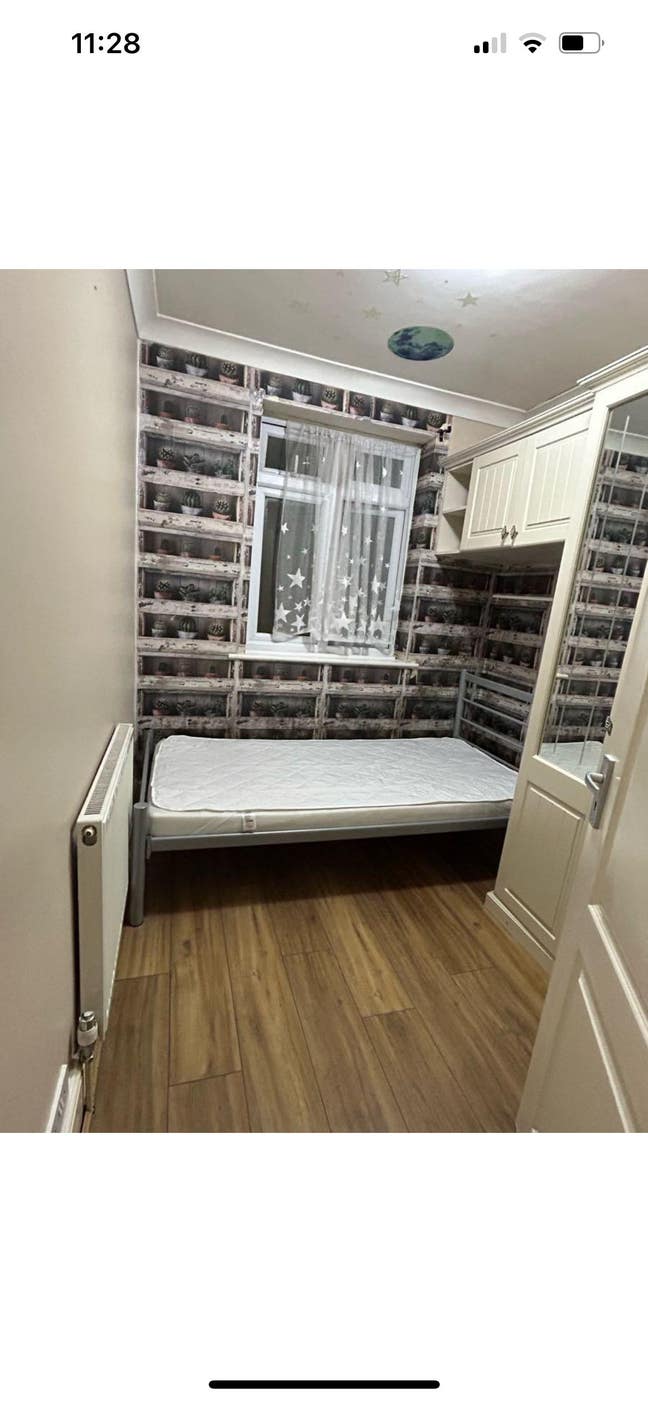 Single room available  Main Photo