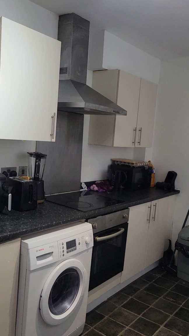 Room to Let at M14 4AP  Main Photo