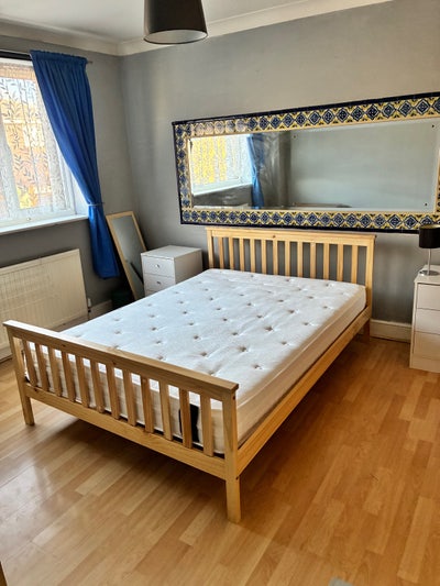 Large double room in Ilford  Main Photo