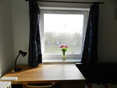 Ensuite Lovely Feltham station Main Photo