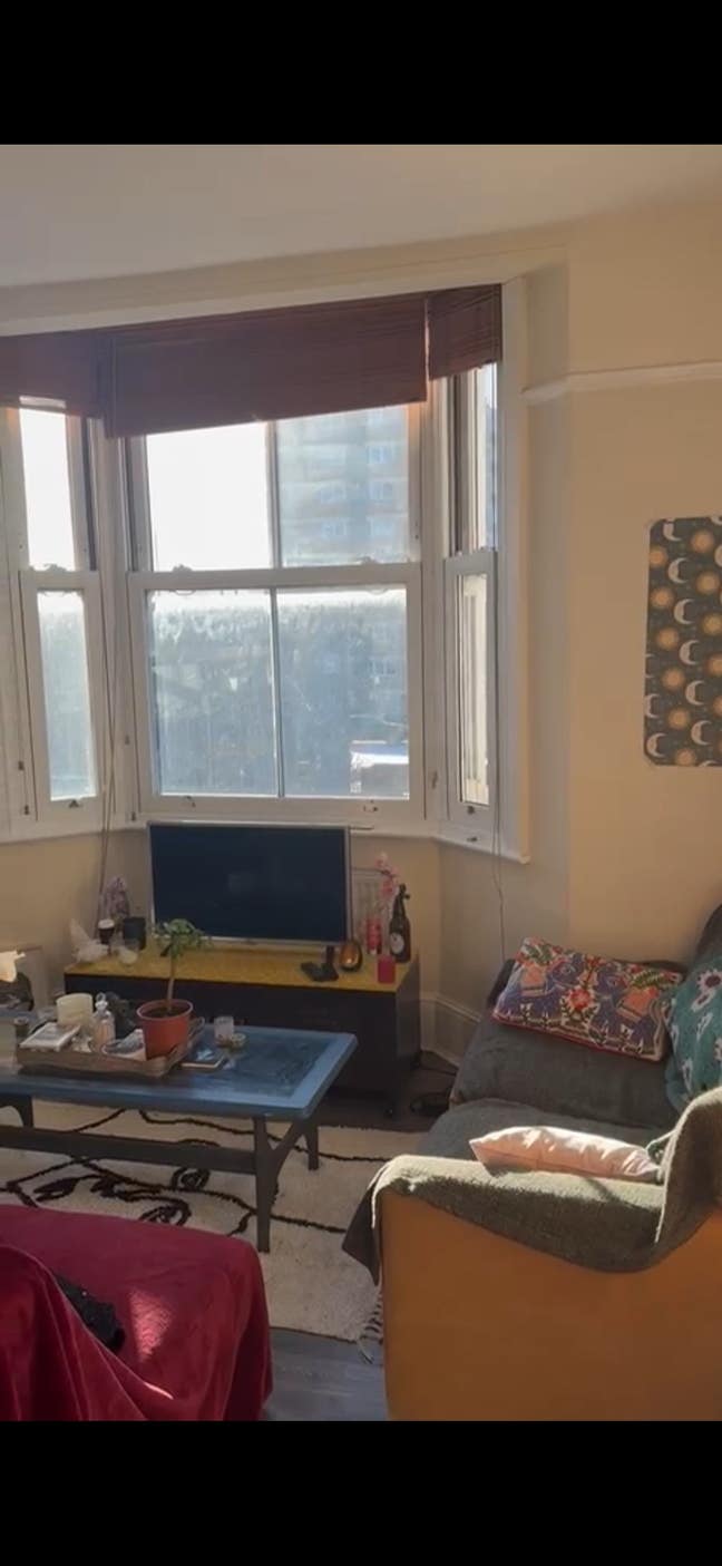 Bedroom in two bed apartment in hove Main Photo