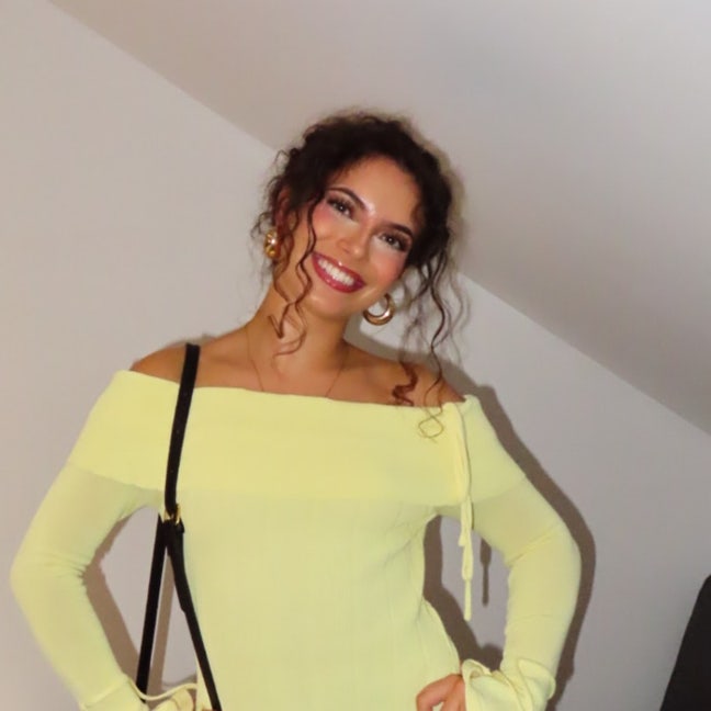 Looking for a room or buddy up  Main Photo