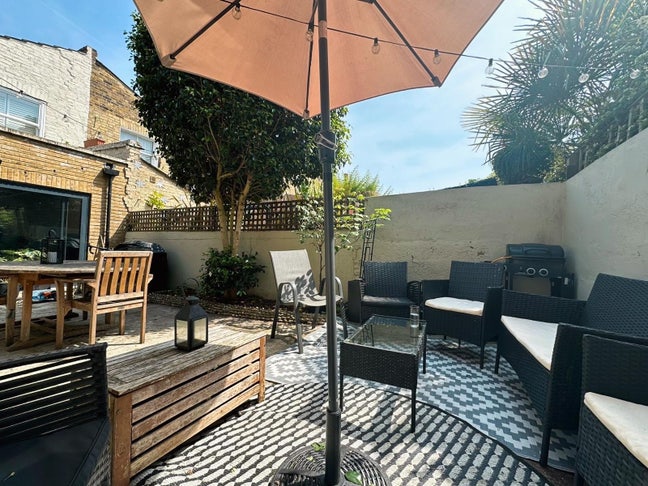 2 Rooms in modern Clapham North home  Main Photo