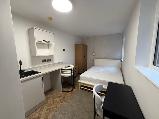 Kitchennette Rooms in Wigan | All Bills Included Main Photo