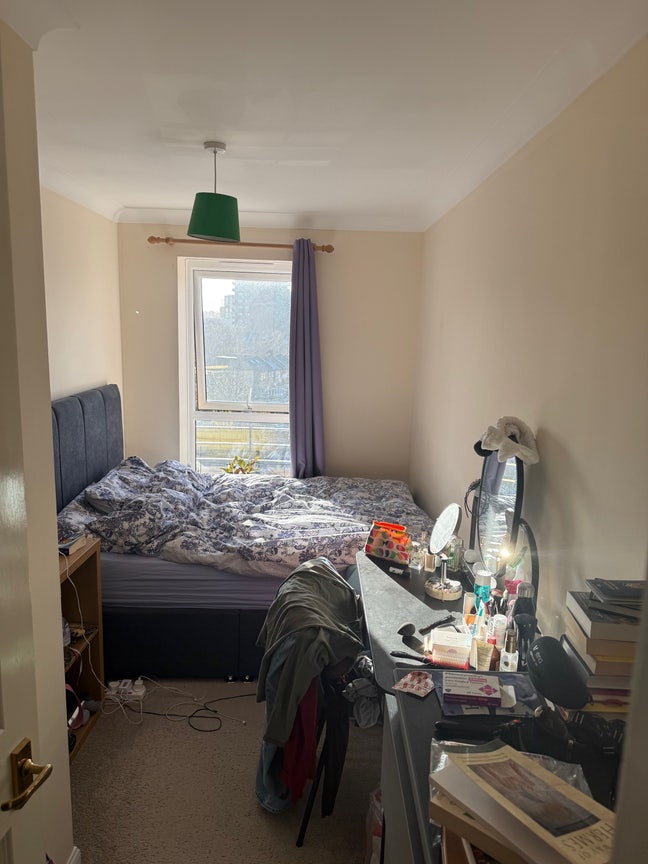 Room for rent in West Silvertown  Main Photo