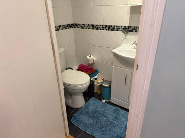 Perfect London Base: Private Bedroom + Living Room Main Photo