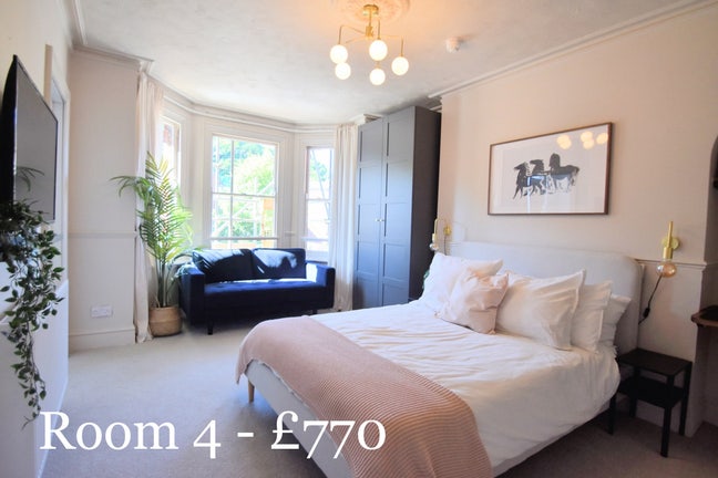 Extra Large Luxury Ensuite Rooms Main Photo