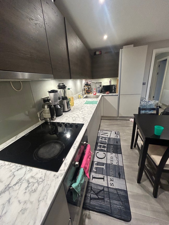 Modern Double Room Available  Main Photo