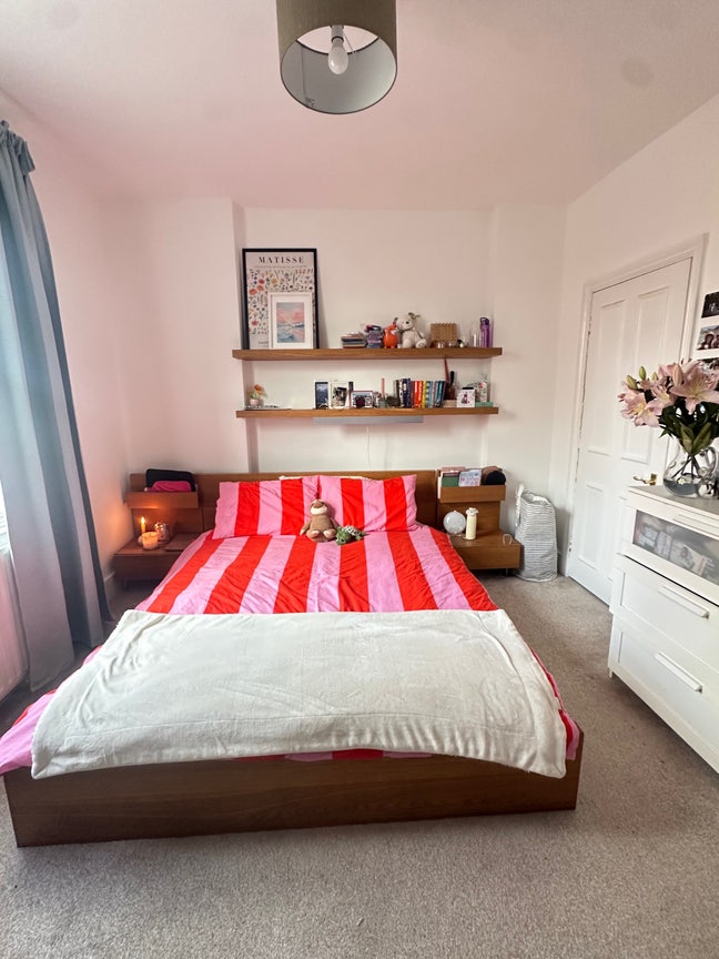 Double room in large friendly flatshare in Clapham Main Photo