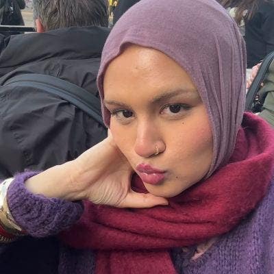 Professional Female seeks a single or double room Main Photo