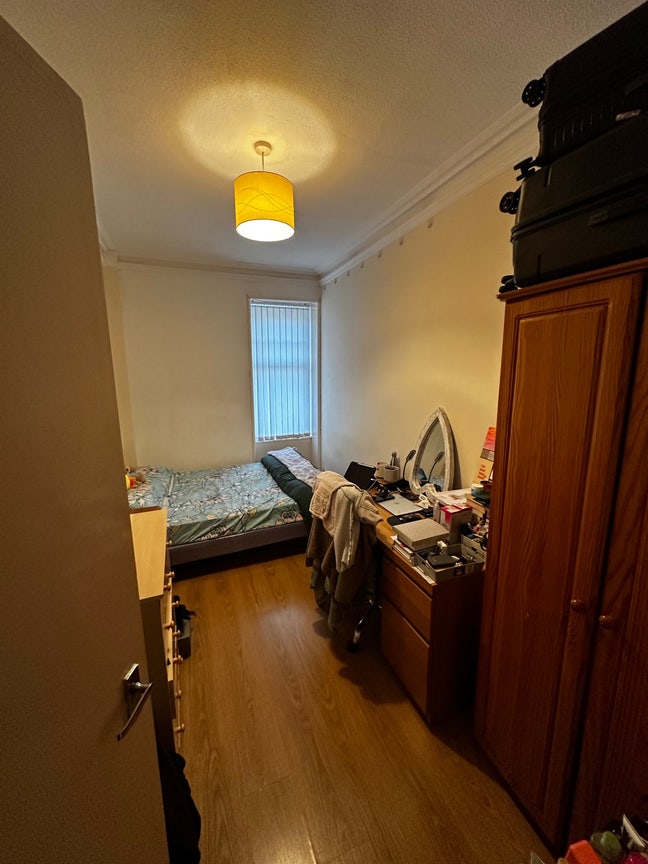 Single Room Available in Friendly Flatshare - DD1 Main Photo
