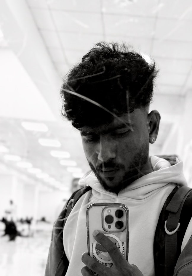 Yo yo give me a room..! Main Photo