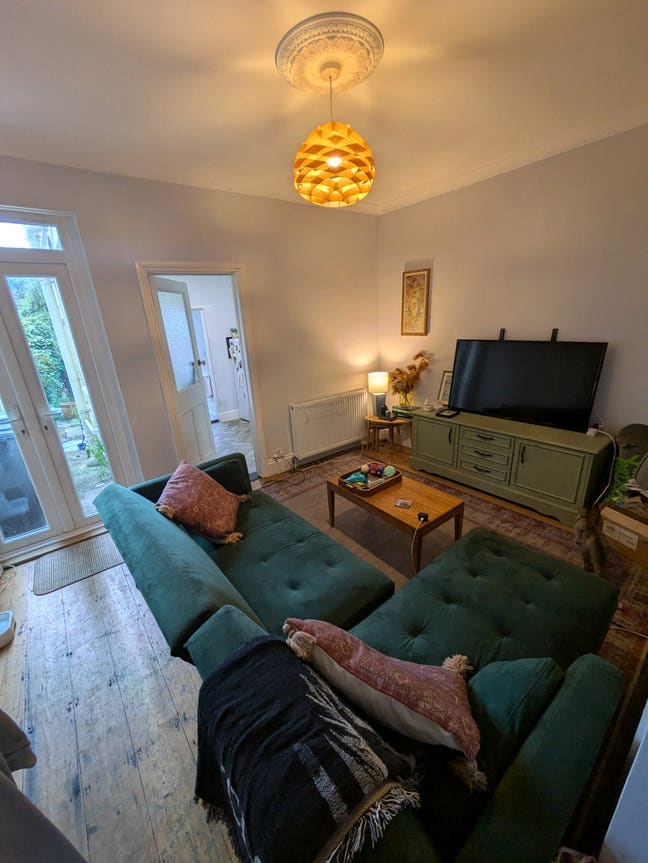 Large double bedroom in 2 bed house  Main Photo