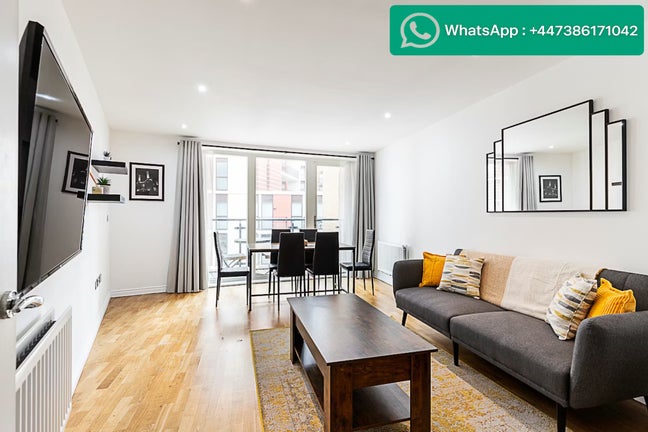 Bright 1-Bedroom Flat with Balcony  Main Photo