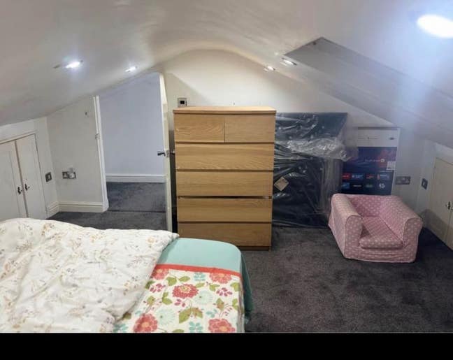 Loft Double Bedroom to Rent – SL1 Main Photo