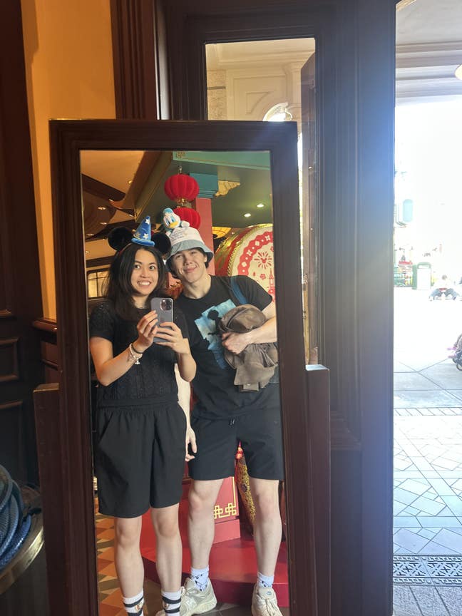 Couple(F25,M21) looking for flat in Glasgow Main Photo