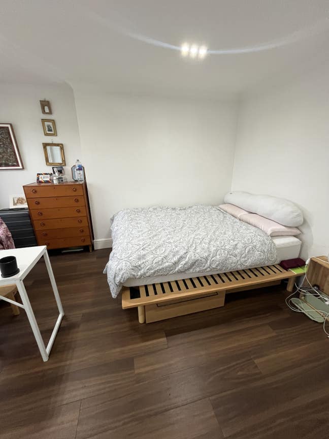 Big double room in 4-bed flat in Angel sublet Main Photo