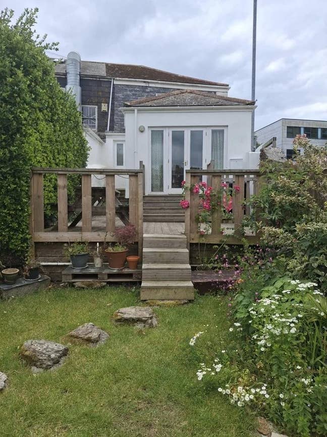 3 bed flat in Falmouth centre with Studio & garden Main Photo