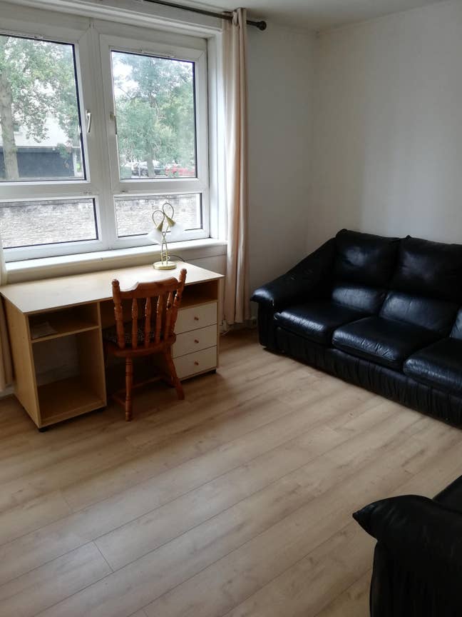 One Double Bedroom in West End of Glasgow Main Photo
