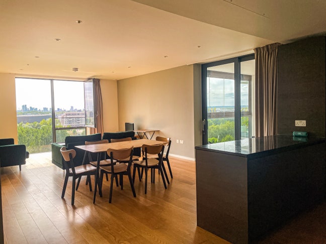 Large double room All bills inc Sublet  Main Photo