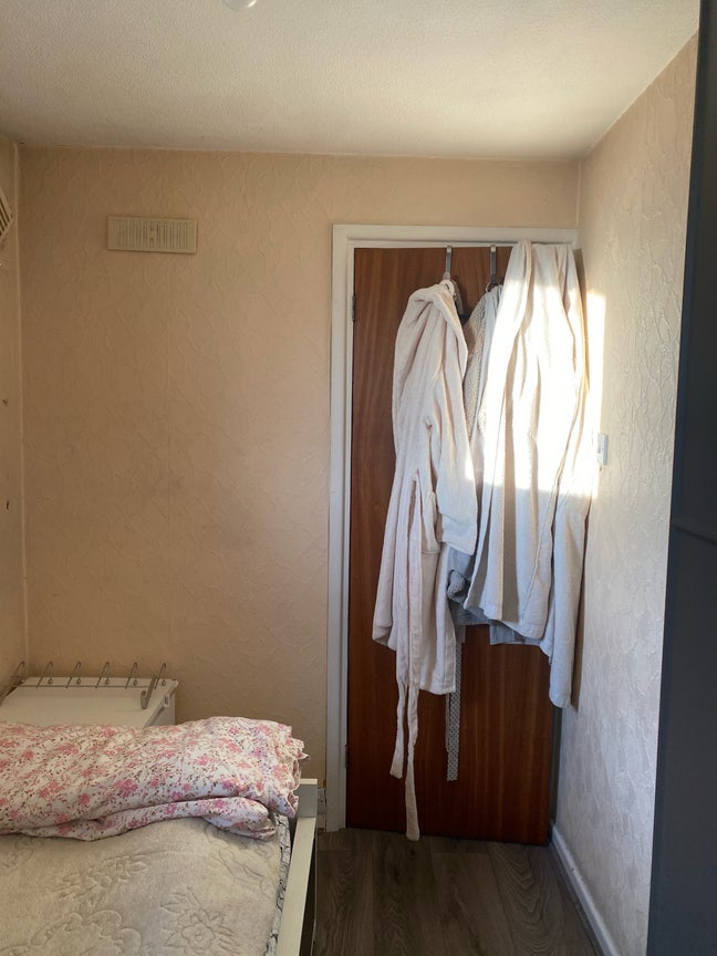 1 single box room available for rent in en3  Main Photo