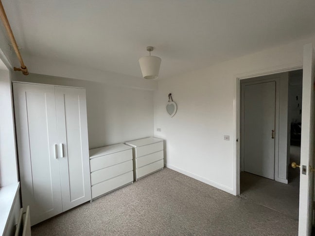 Room in a beautiful flat near South Park Main Photo