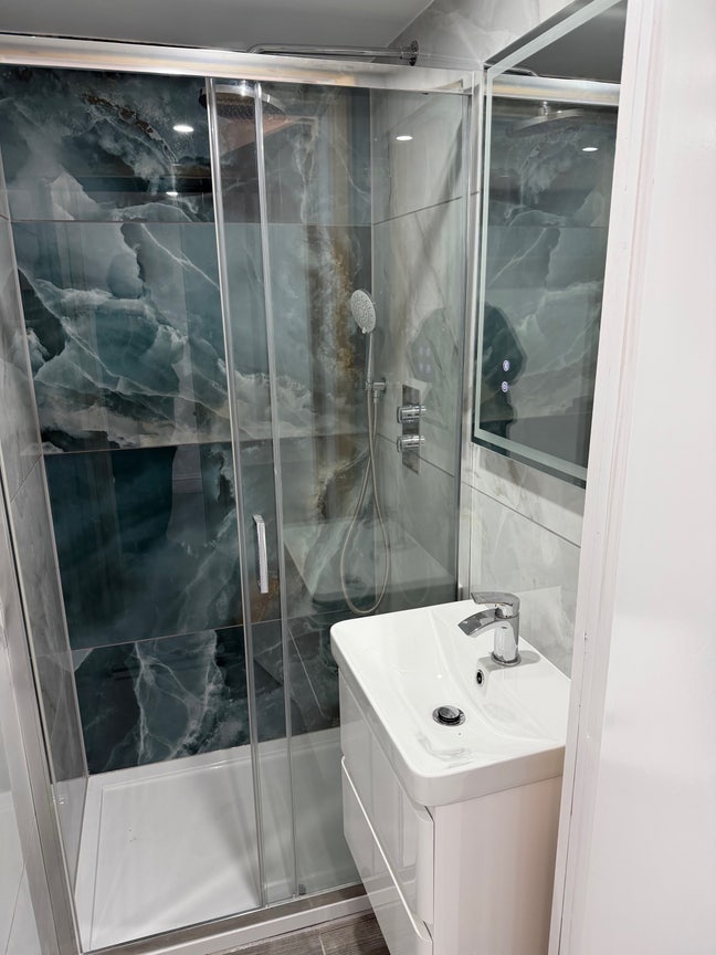 Newly Refurbished 1 bed flat to Rent - N16  Main Photo