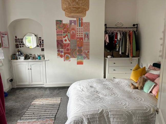 Student Flatmate Wanted – Well-Priced Room Main Photo