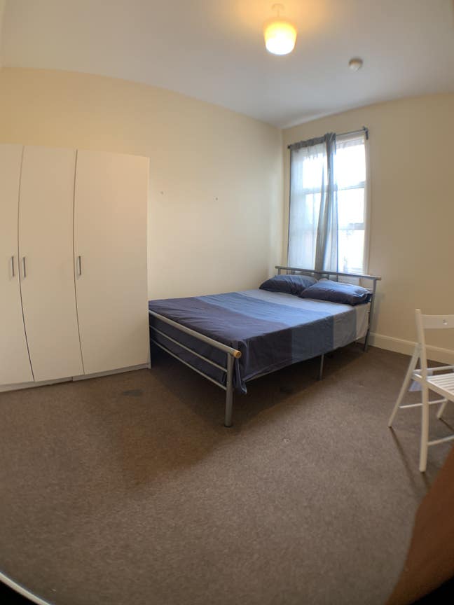 🍀Lovely Double Room 20 Min from Center📍 Main Photo