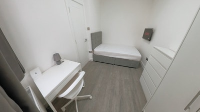 Newly Refurbished - Double Room Main Photo