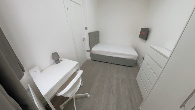 Newly Refurbished - Double Room Main Photo
