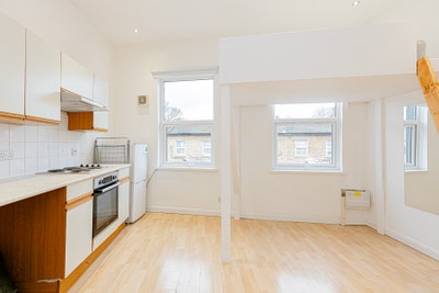 Superb self contained mezzanine in Hackney  Main Photo