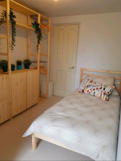 Private, Self Contained Garden Room - Own Access - Main Photo