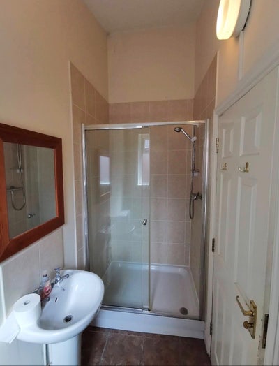 Friendly housemate wanted!  Main Photo