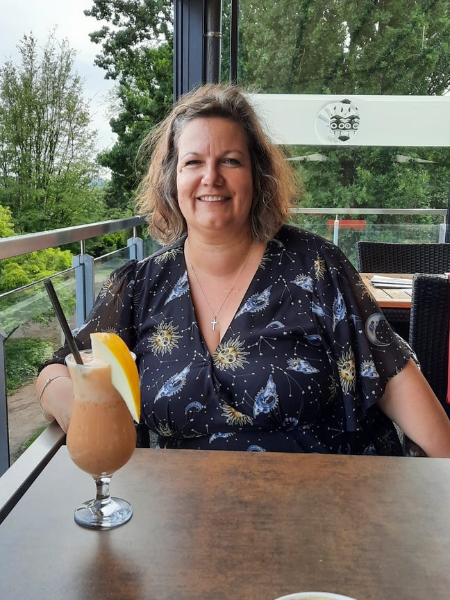 Friendly professional in her 40s Main Photo