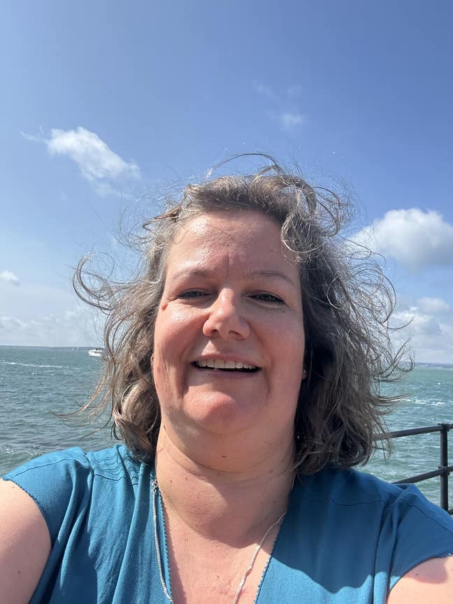 Friendly professional in her 40s Main Photo