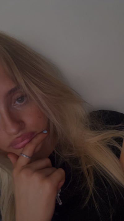 Myself and my partner are looking to rent a r... Main Photo