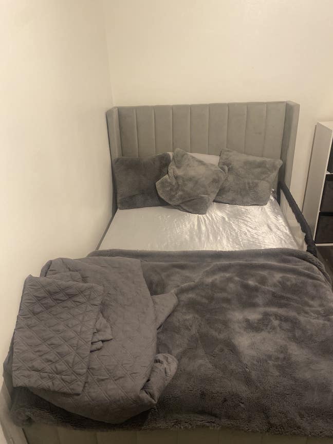 Advertising one Bed room in London  Main Photo