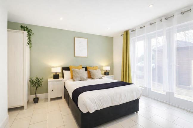 En-Suite Rooms in 5-Bed House – Blinco Grove Main Photo