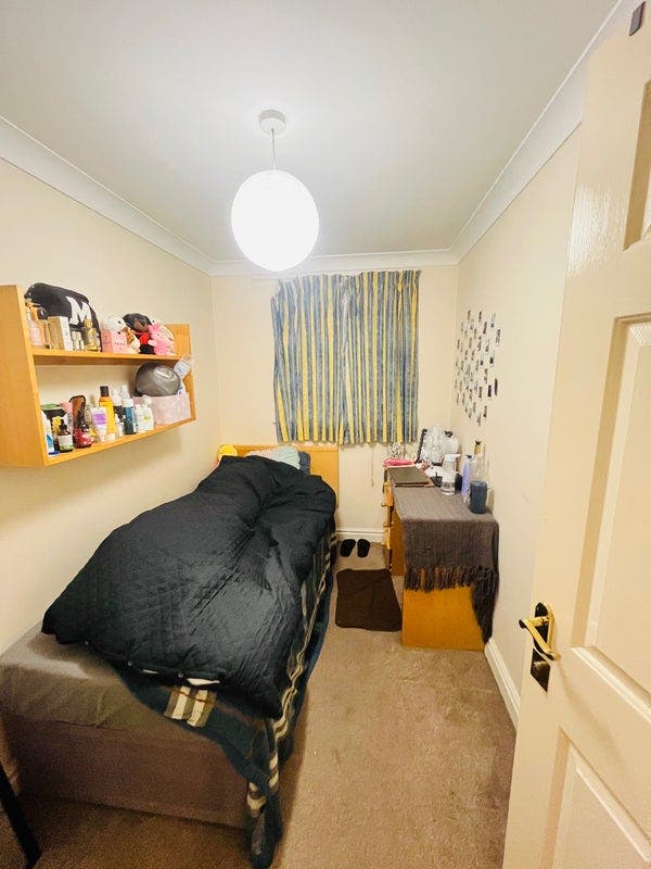 Cosy room in Rose Hill OX4 available ASAP Main Photo
